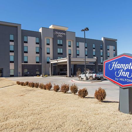 Hampton Inn Mustang Exterior photo